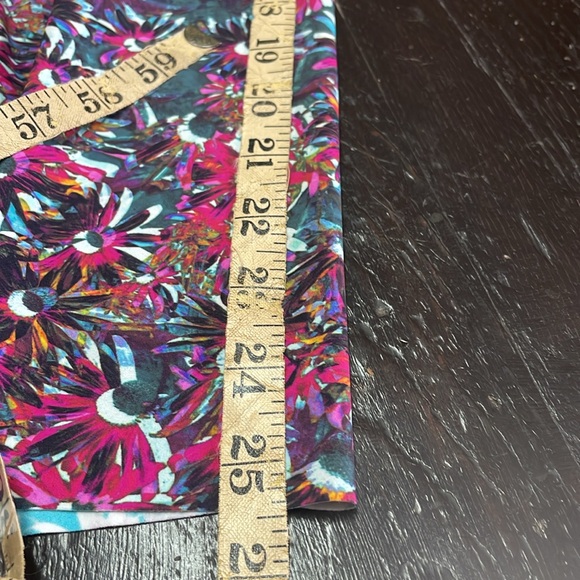 Lululemon Base Pace High-Rise
Running Tight 25" - Floral
Electric Multi  Size 16 - Picture 11 of 13
